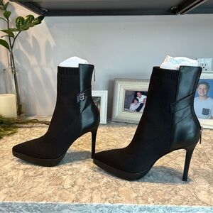 Cosy island sassy move pointed toe ankle boots